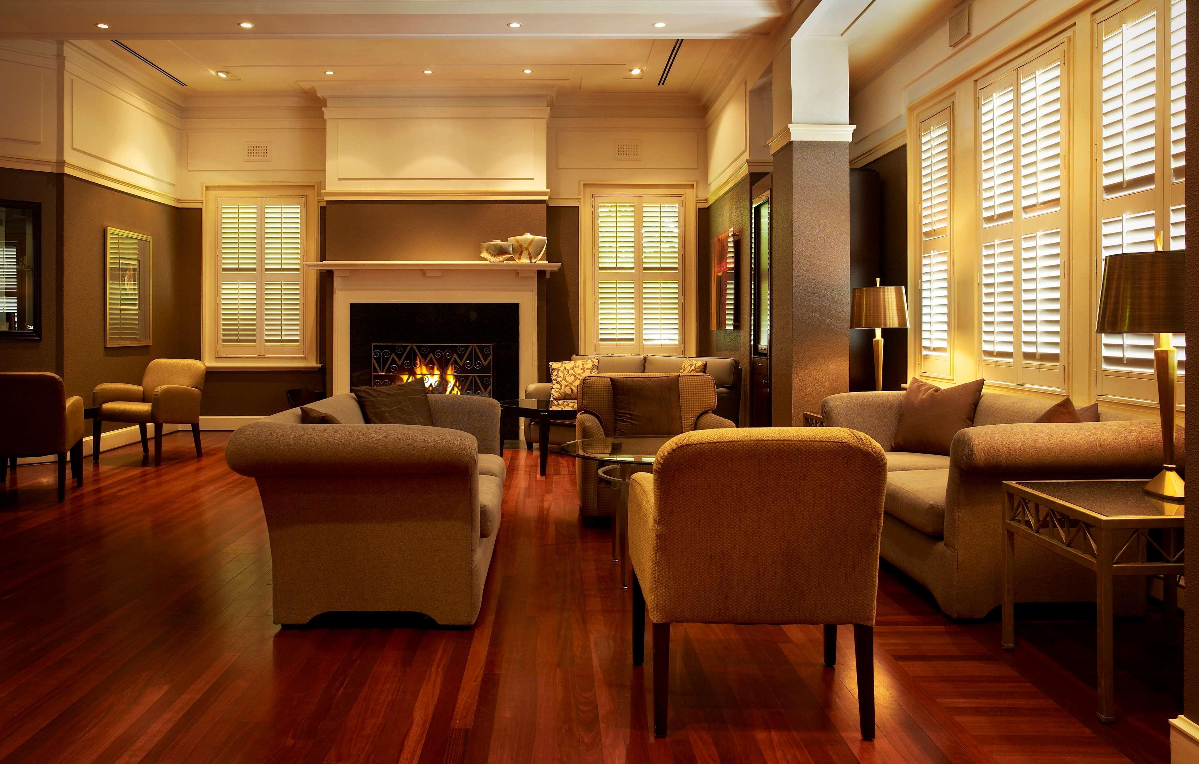 Hyatt Hotel Canberra - A Park Hyatt Hotel מראה חיצוני תמונה The interior of the club