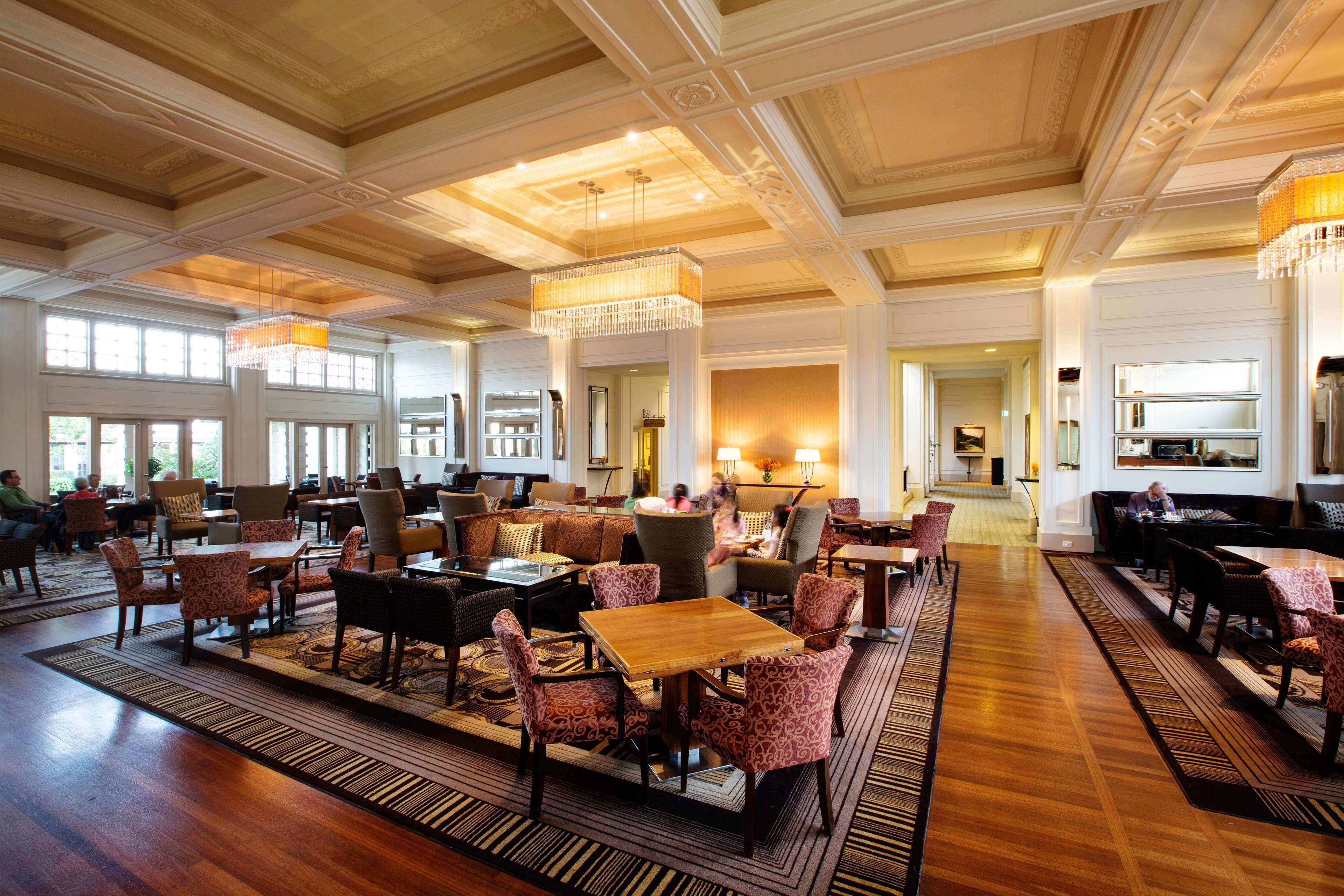 Hyatt Hotel Canberra - A Park Hyatt Hotel מראה חיצוני תמונה The lobby of the Fullerton Hotel